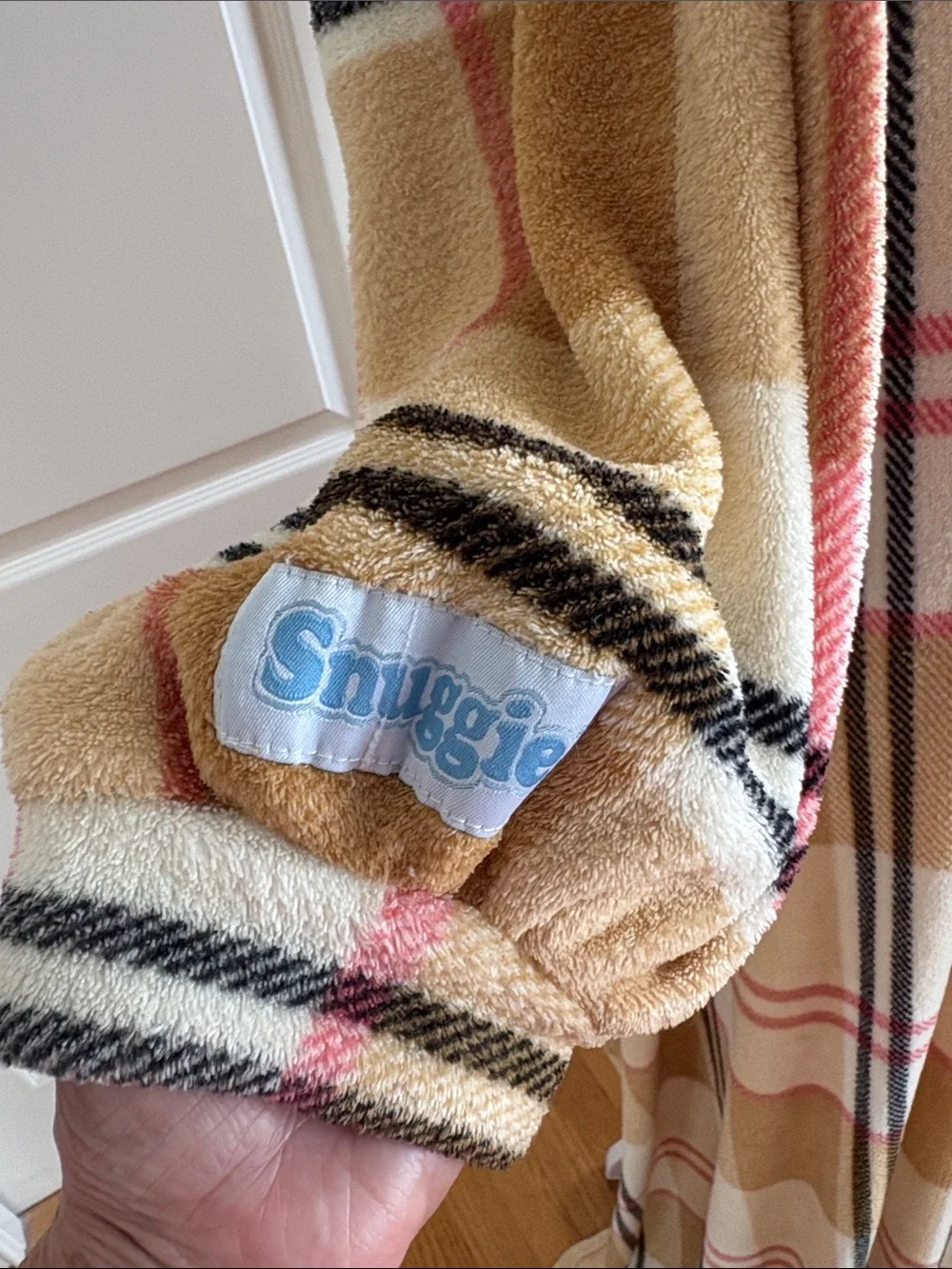 SNUGGIE PLAID FLEECE WEARABLE BLANKET